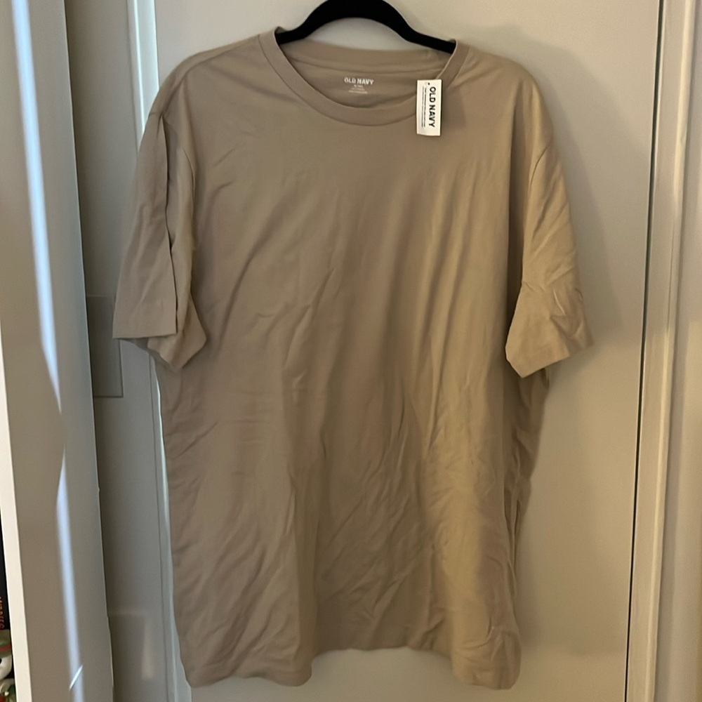 Old Navy Cream Short Sleeve Tees